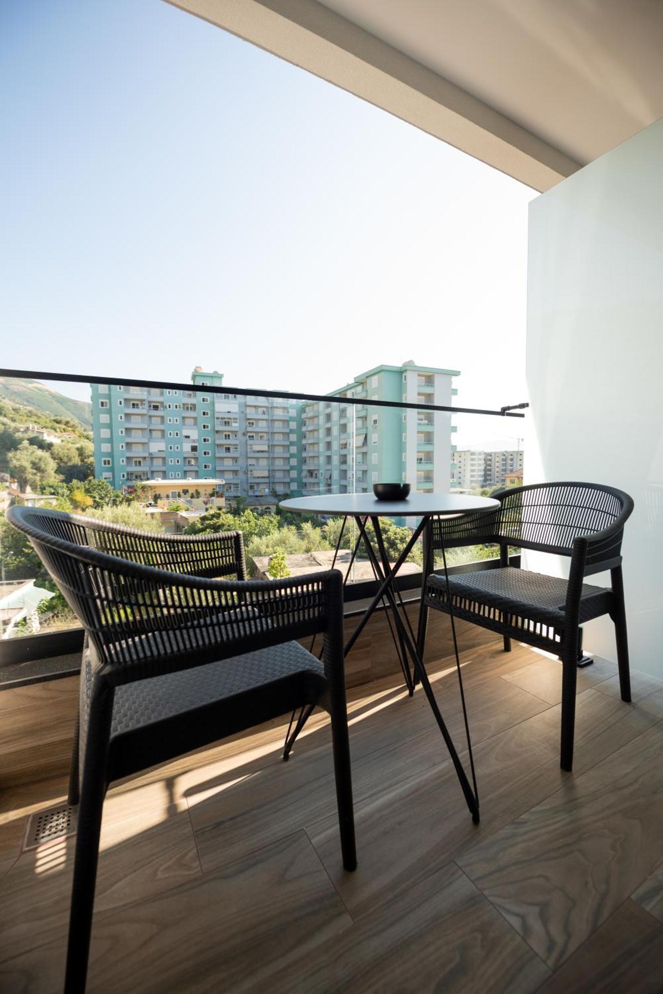Calma Boutique Hotel Vlorë Extérieur photo