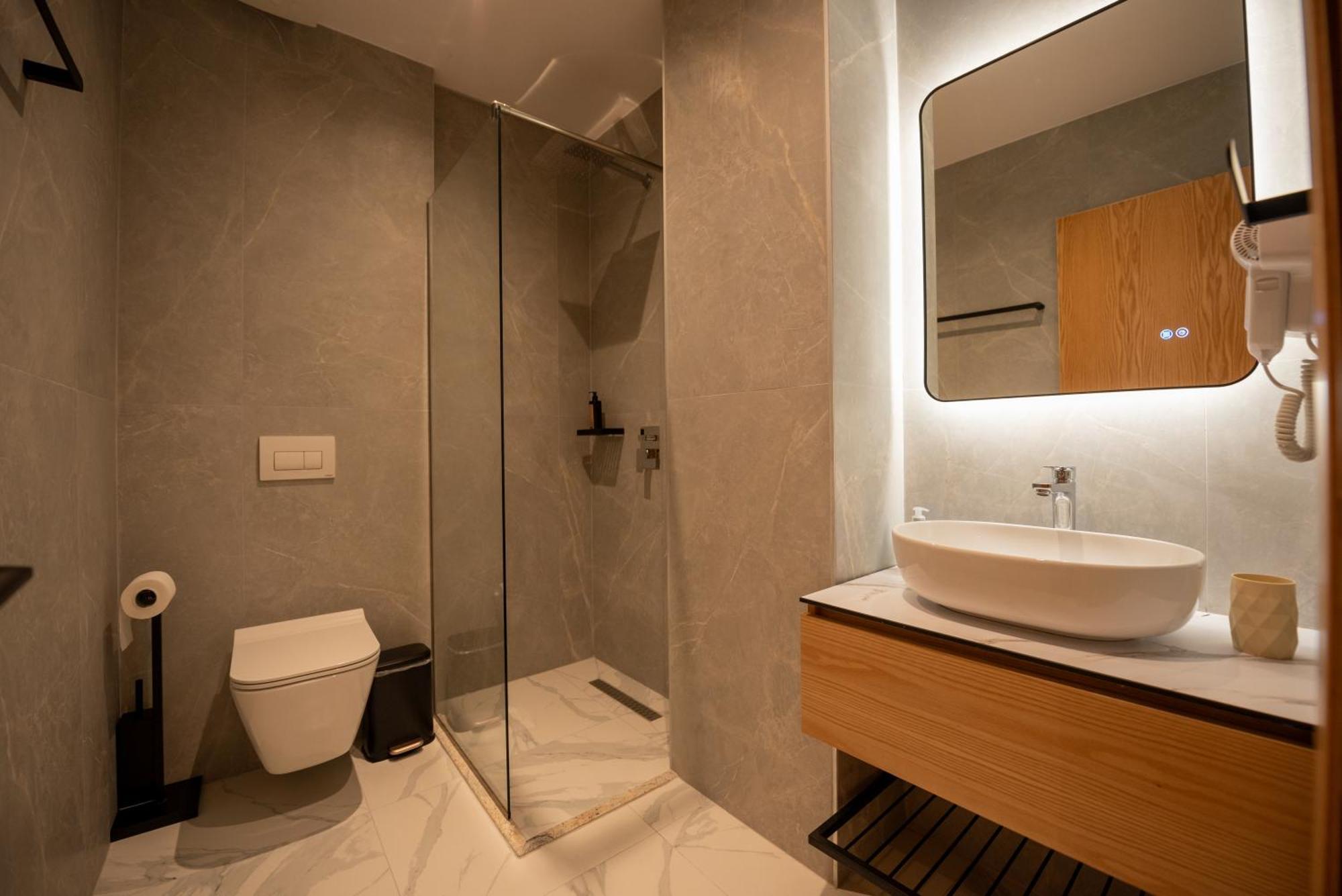 Calma Boutique Hotel Vlorë Extérieur photo